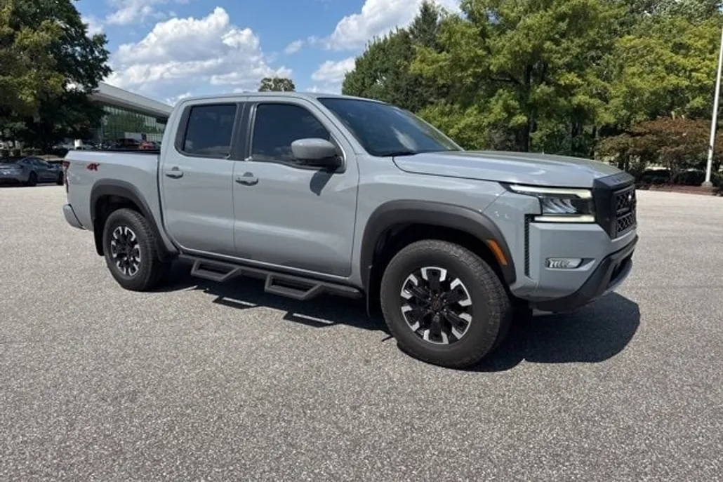 2023 Nissan Frontier PRO-4X photo 1