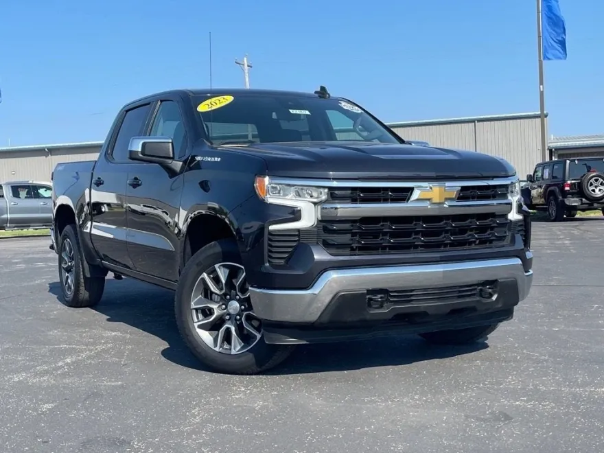 2023 Chevrolet Silverado 1500 LT photo 1