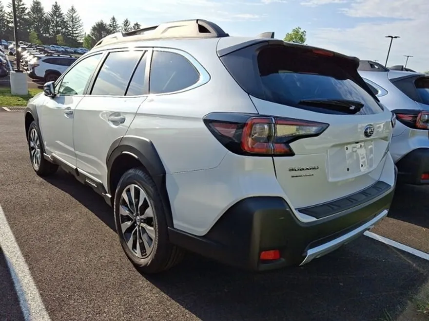 2025 Subaru Outback Limited photo 1