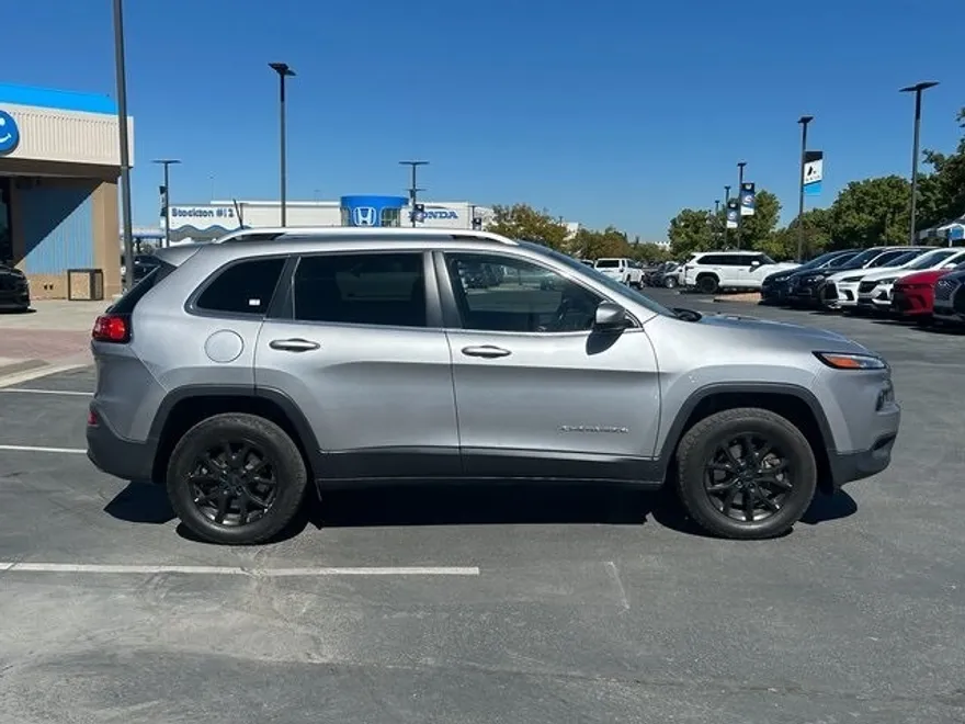 2018 Jeep Cherokee Latitude photo 1