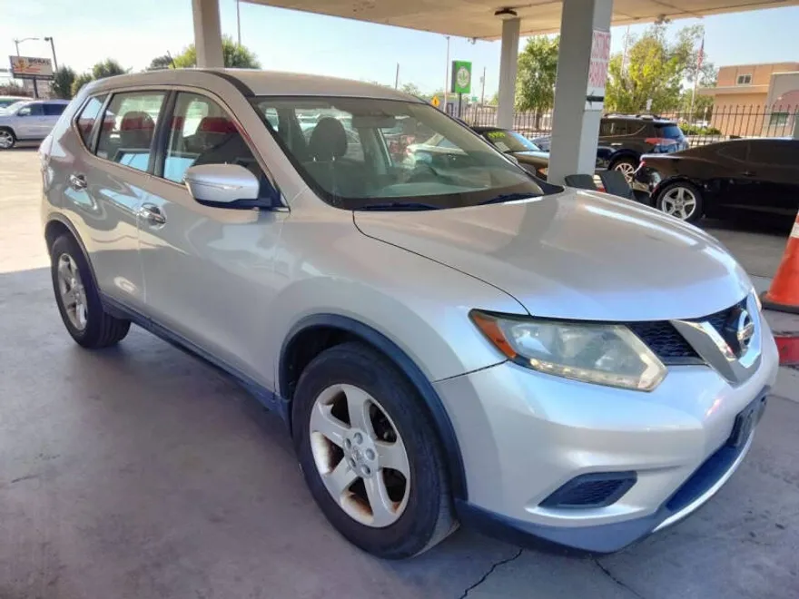 2015 Nissan Rogue S photo 1