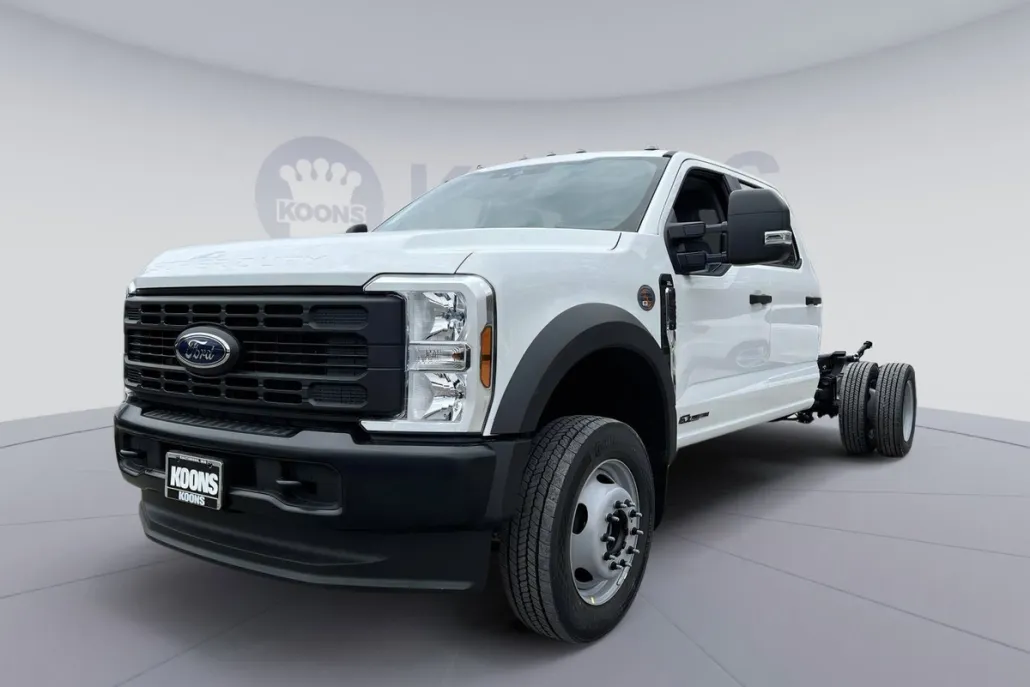 2025 Ford F-550 photo 1