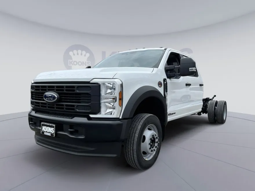 2025 Ford F-550 photo 1