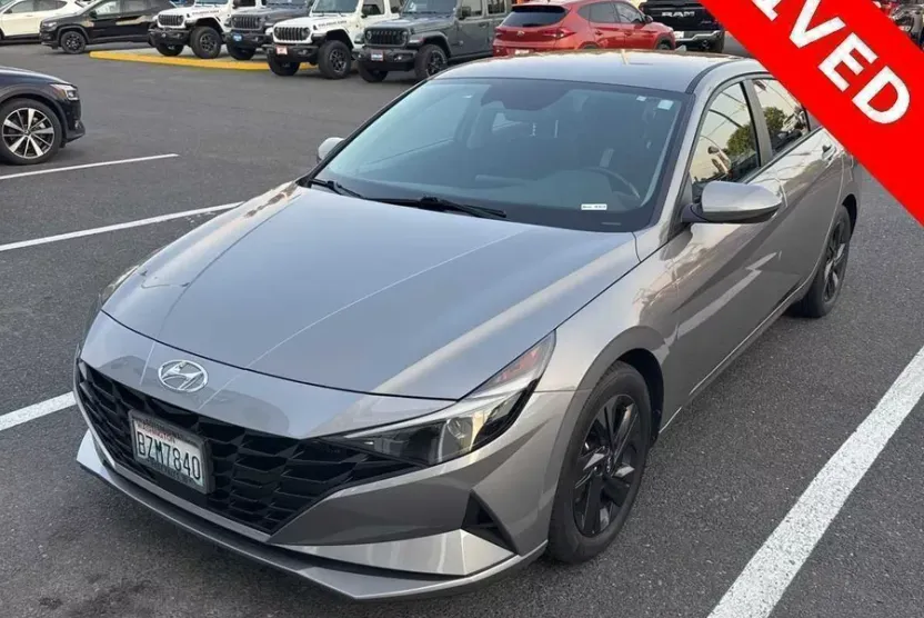 2021 Hyundai Elantra SEL photo 1