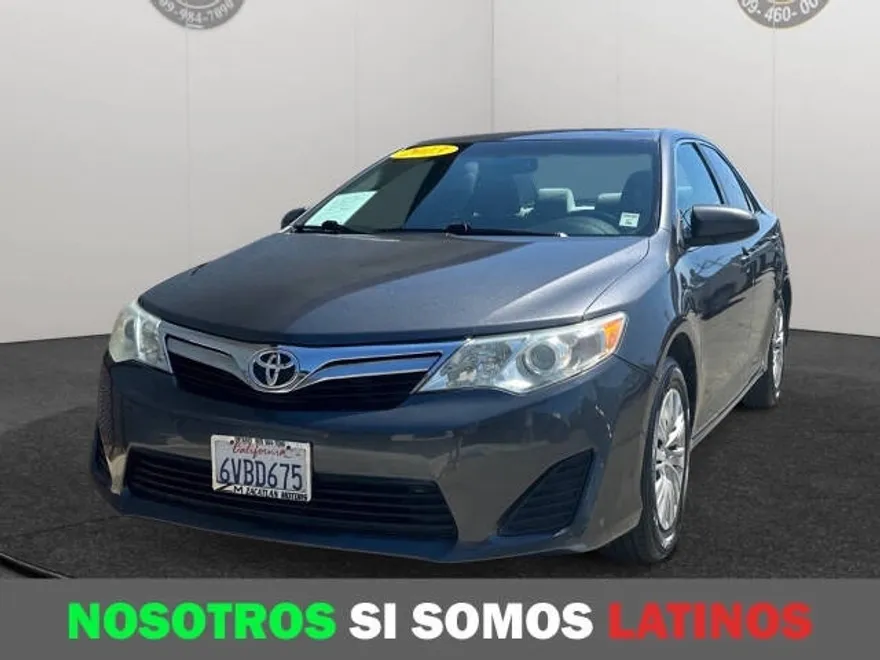 2012 Toyota Camry LE photo 1