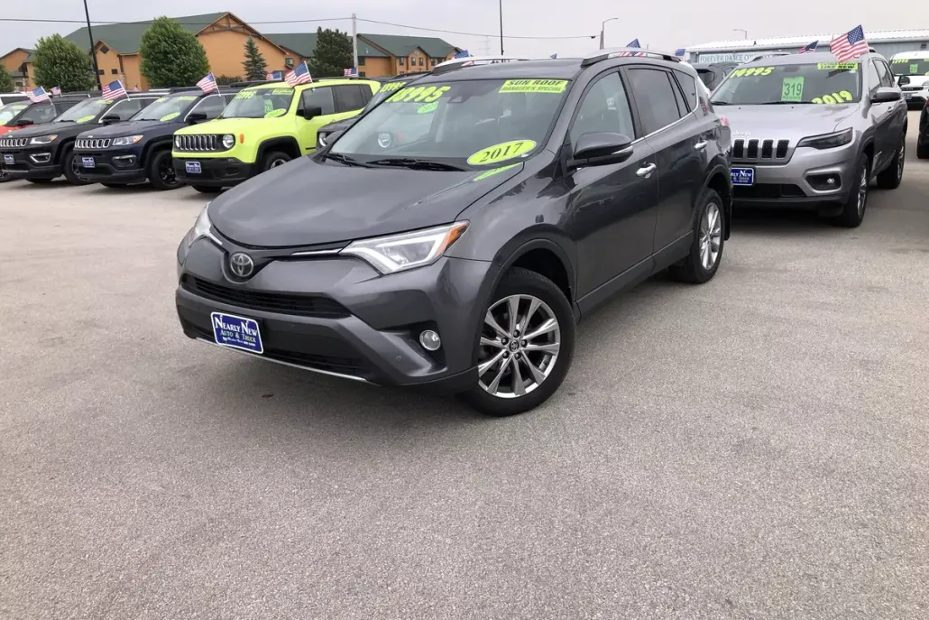 2017 Toyota RAV4 Limited photo 1
