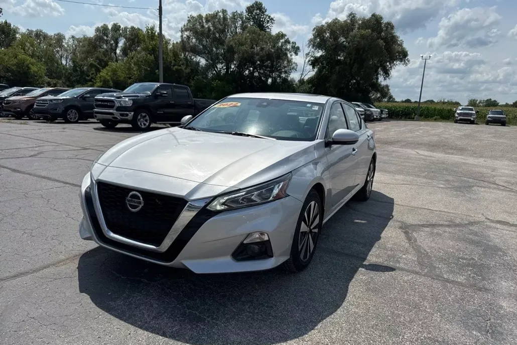 2022 Nissan Altima 2.5 SL photo 1