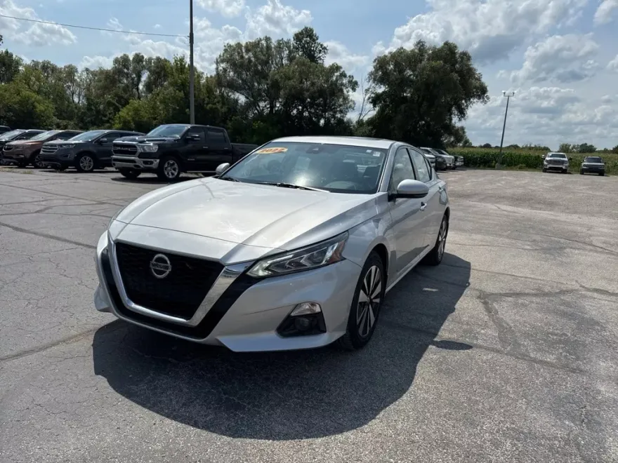 2022 Nissan Altima 2.5 SL photo 1