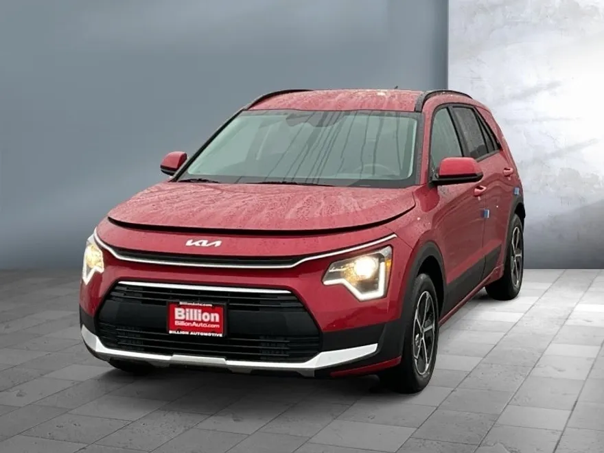 2025 Kia Niro LX photo 1