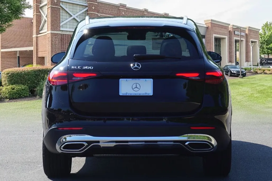 2026 Mercedes Benz GLC 300 4MATIC photo 1