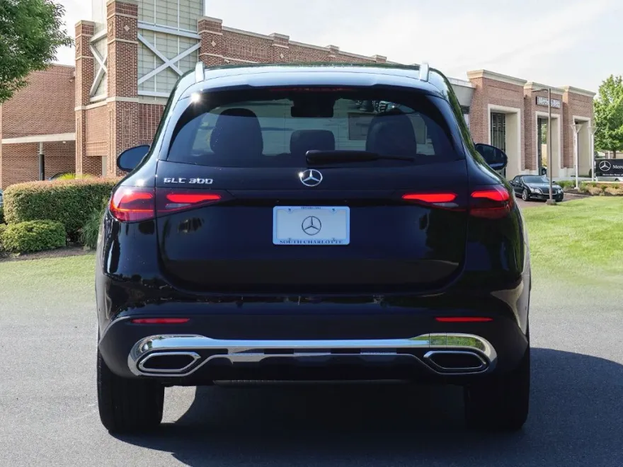 2026 Mercedes Benz GLC 300 4MATIC photo 1