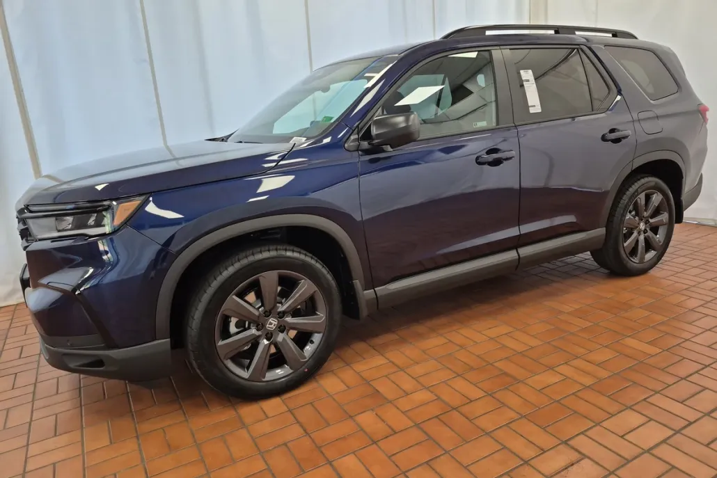 2025 Honda Pilot Sport photo 1
