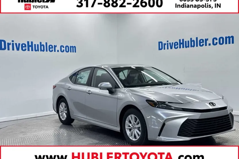 2025 Toyota Camry LE photo 1