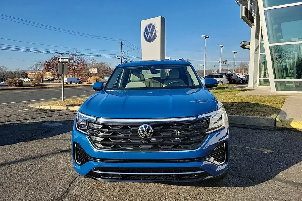 2025 Volkswagen Atlas SEL Premium R-Line photo 1