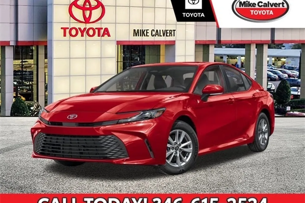 2025 Toyota Camry LE photo 1