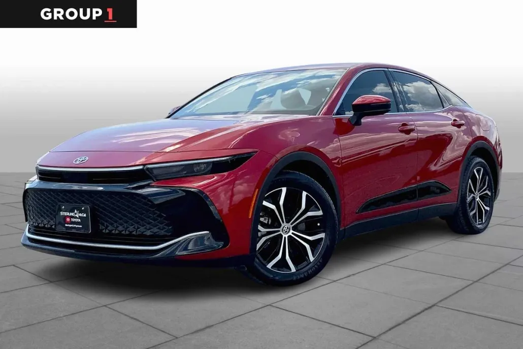2023 Toyota Crown XLE photo 1