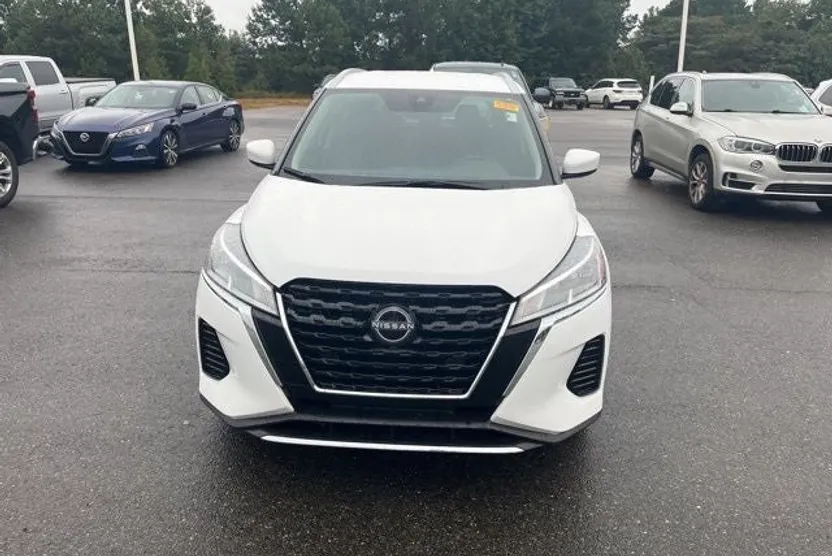 2024 Nissan Kicks SV photo 1