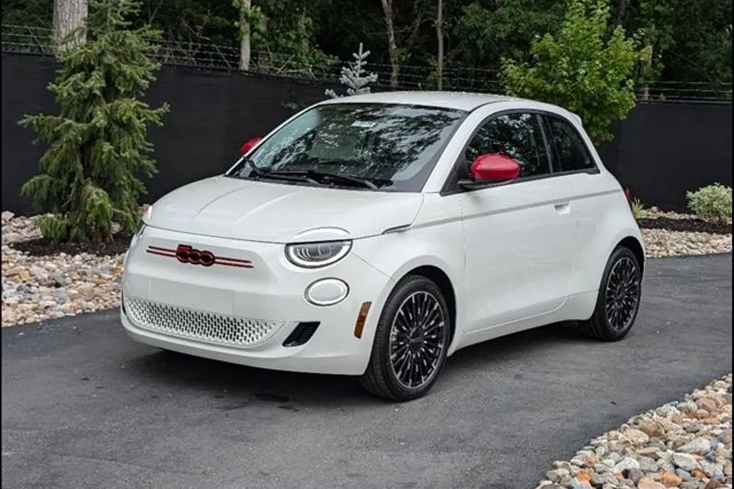 2024 Fiat 500e Red photo 1