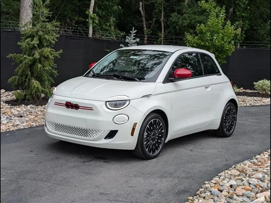 2024 Fiat 500e Red photo 1