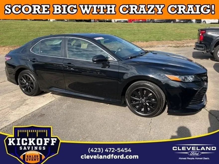 2020 Toyota Camry LE photo 1