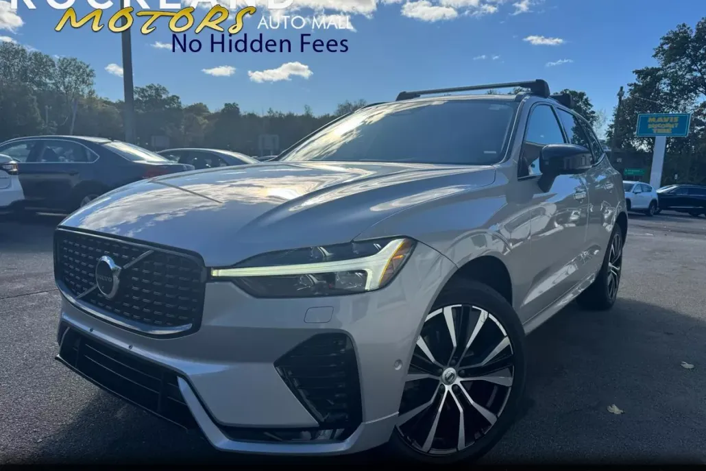 2023 Volvo XC60 B5 Plus photo 1