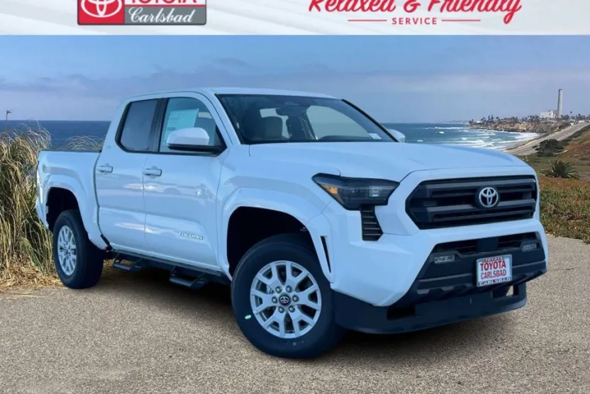 2025 Toyota Tacoma SR5 photo 1