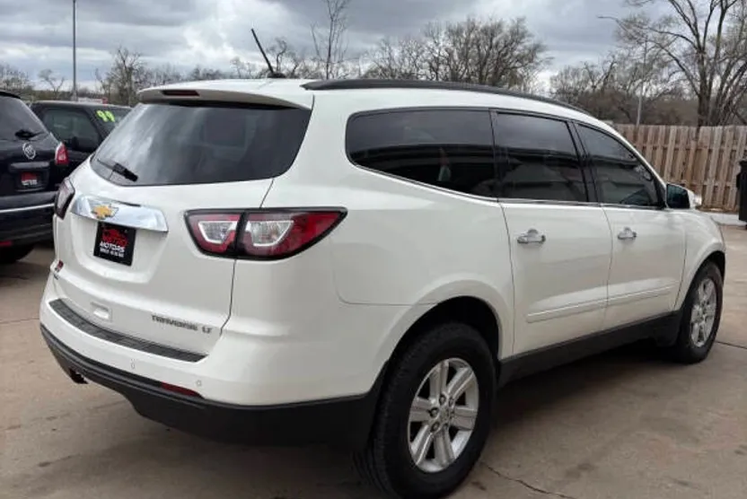 2014 Chevrolet Traverse 1LT photo 1