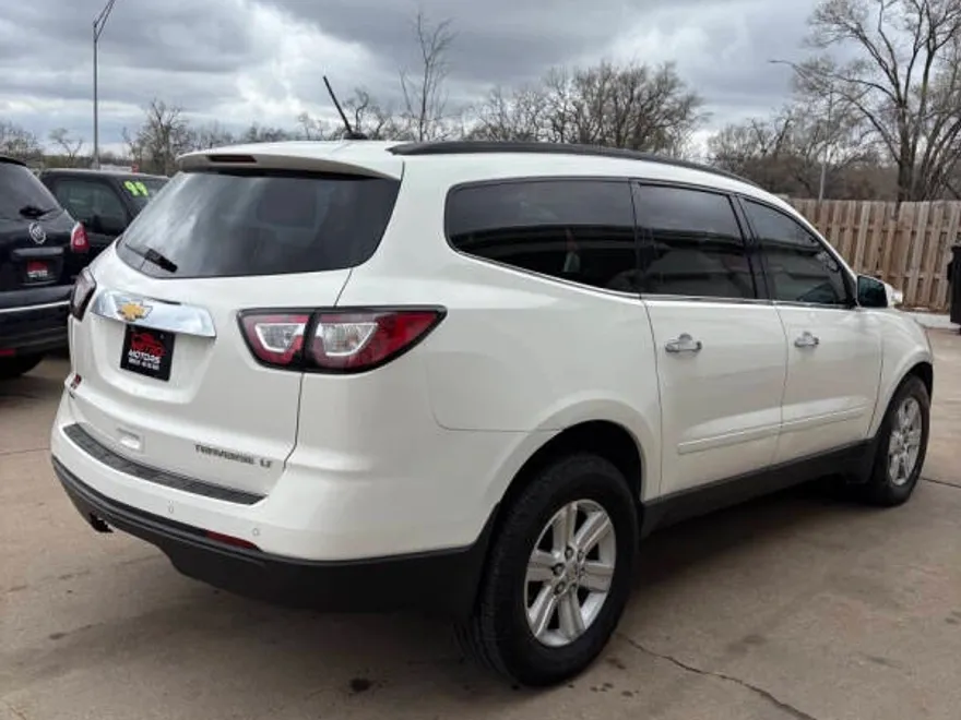 2014 Chevrolet Traverse 1LT photo 1