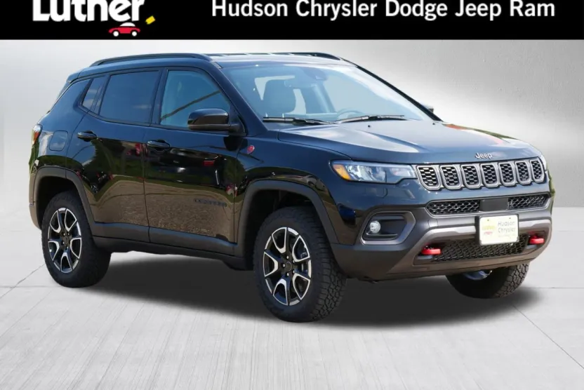 2025 Jeep Compass Trailhawk photo 1