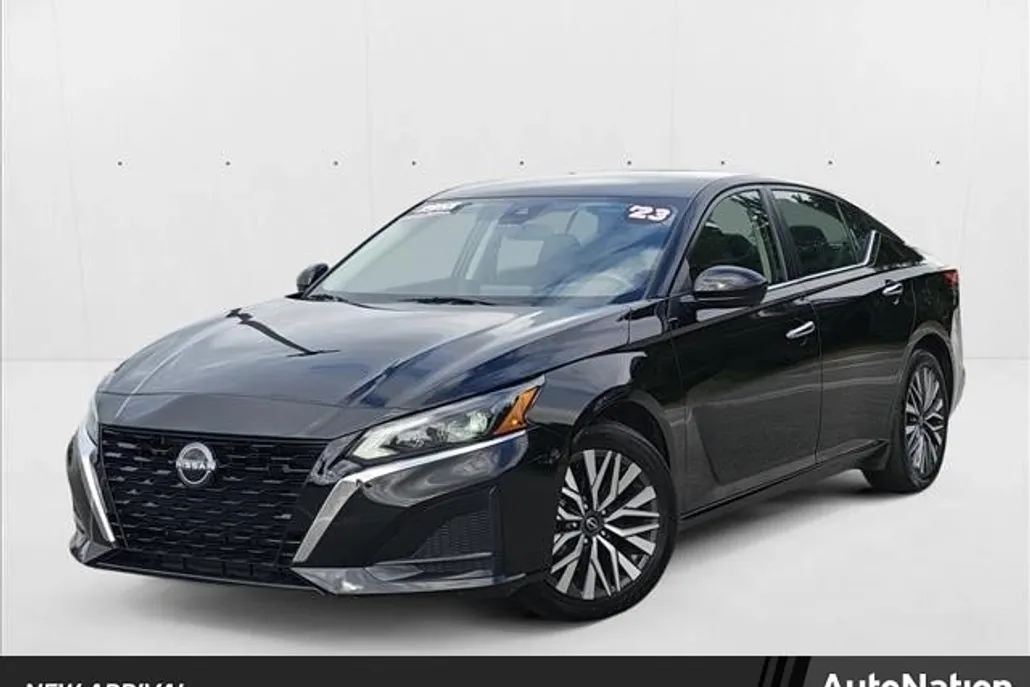 2023 Nissan Altima 2.5 SV photo 1