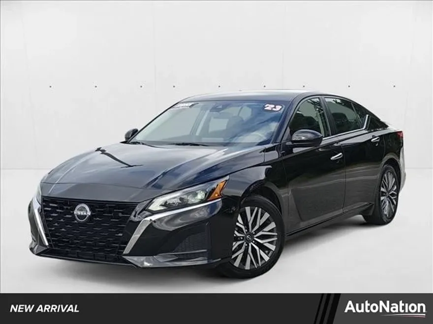 2023 Nissan Altima 2.5 SV photo 1