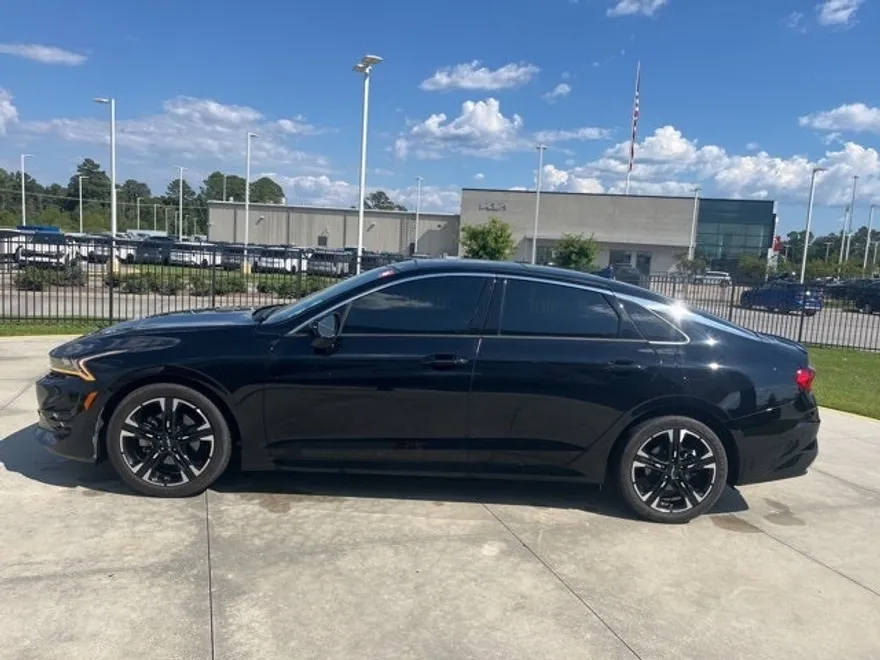 2023 Kia K5 GT-Line photo 1