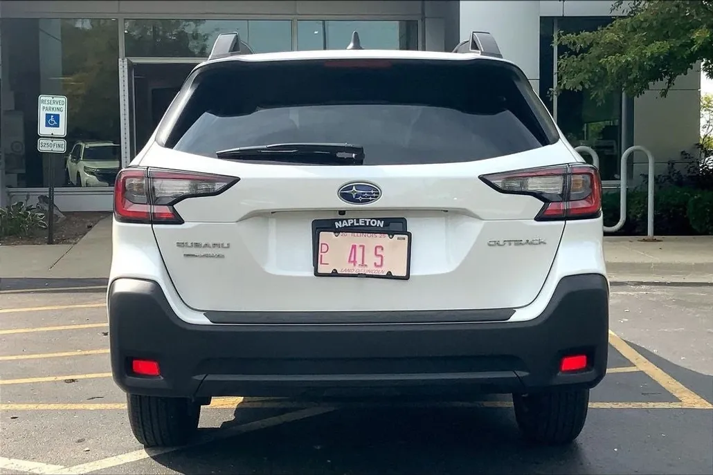 2025 Subaru Outback Premium photo 1
