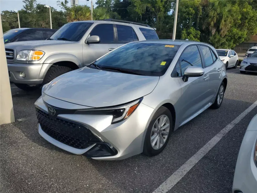 2024 Toyota Corolla SE photo 1