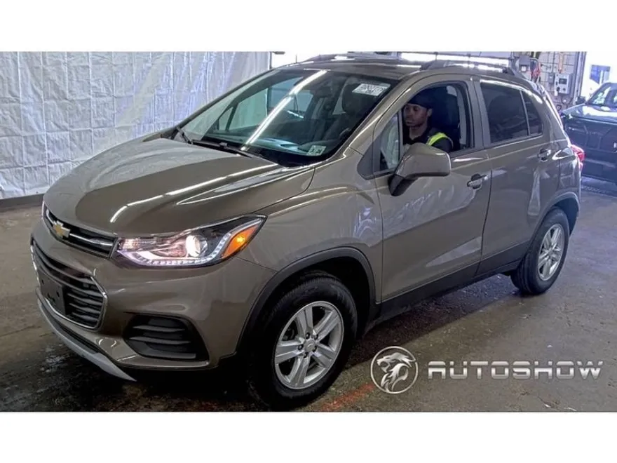 2021 Chevrolet Trax LT photo 1