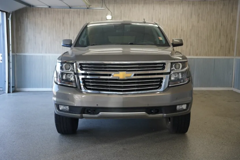 2019 Chevrolet Tahoe LT photo 1