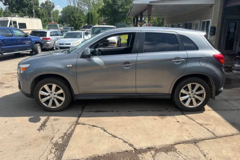 2014 Mitsubishi Outlander Sport SEL GT photo 1