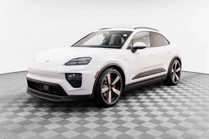 2025 Porsche Macan Electric photo 1