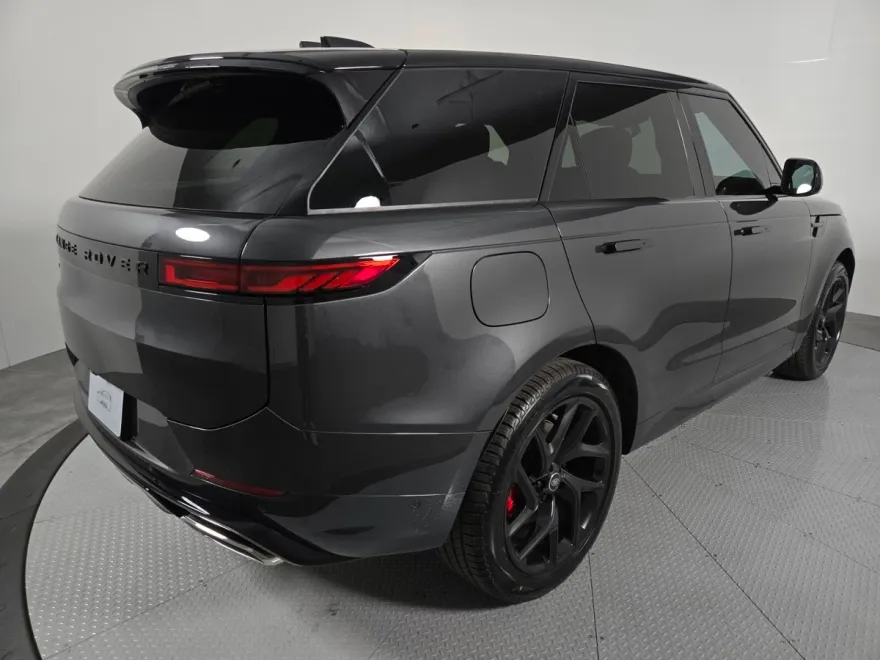 2025 Land Rover Range Rover Sport SE photo 1