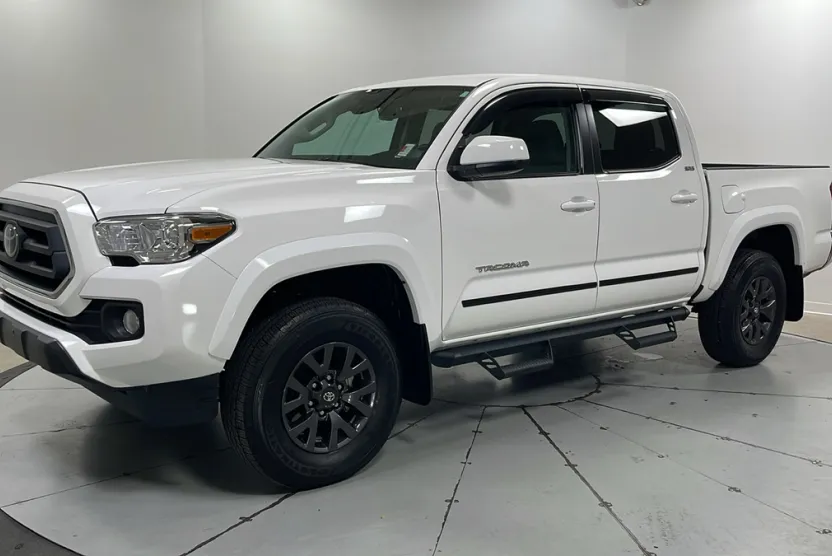 2023 Toyota Tacoma SR5 photo 1