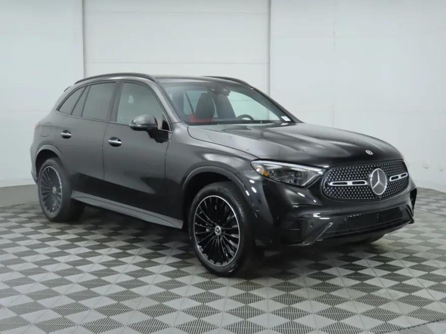 2026 Mercedes Benz GLC 300 photo 1