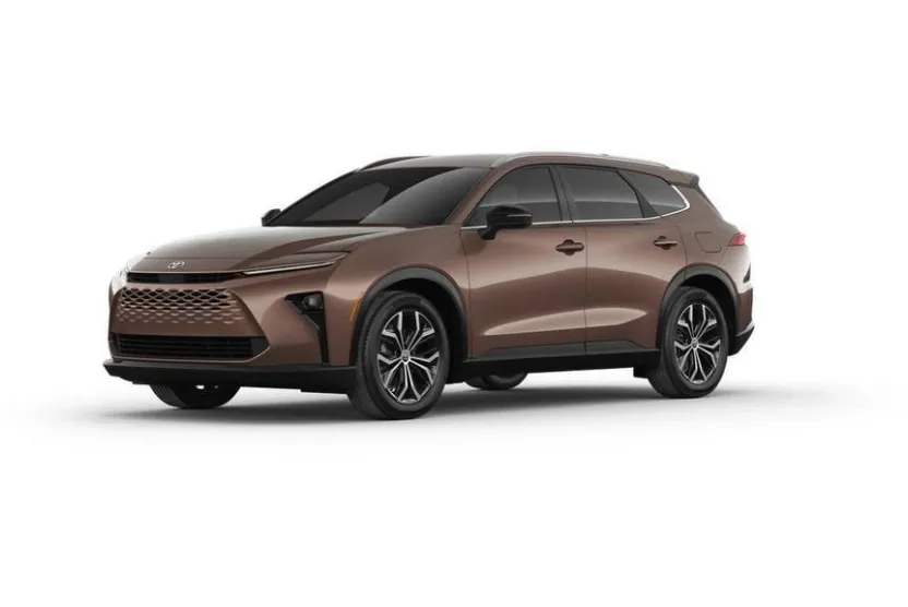 2025 Toyota Crown Signia XLE photo 1