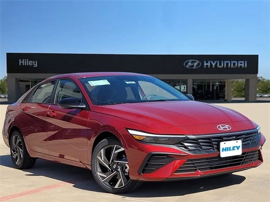 2025 Hyundai Elantra SEL Sport photo 1