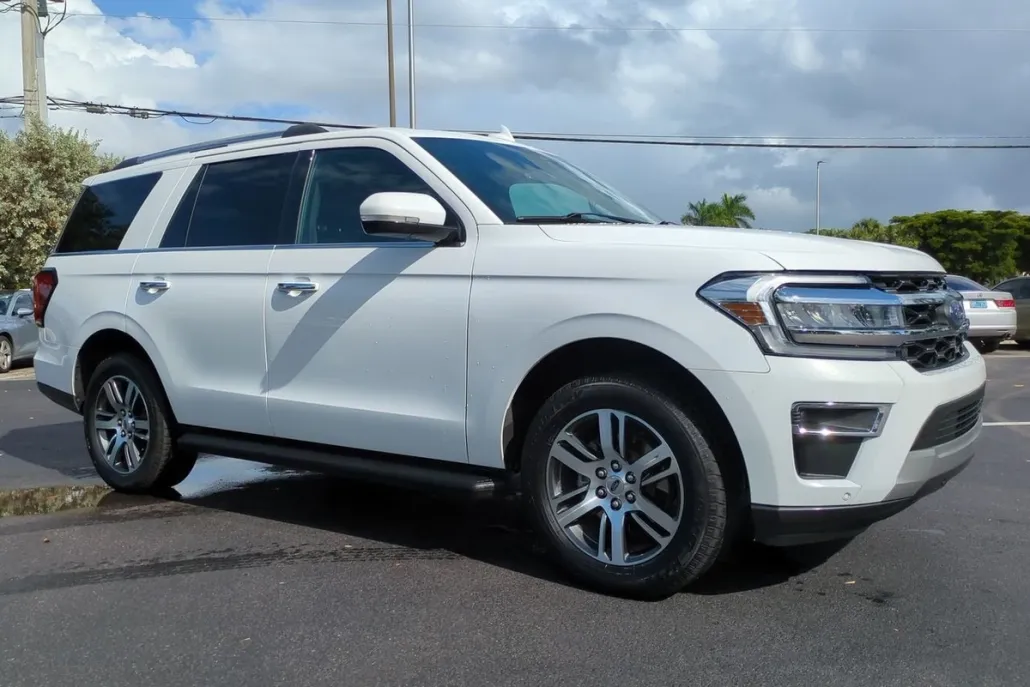 2024 Ford Expedition Limited photo 1