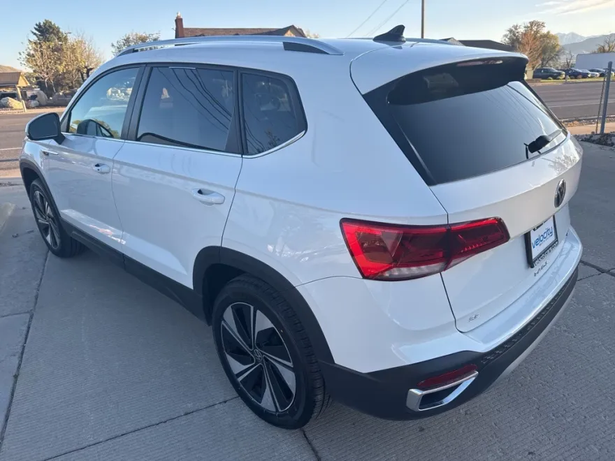 2024 Volkswagen Taos SE photo 5