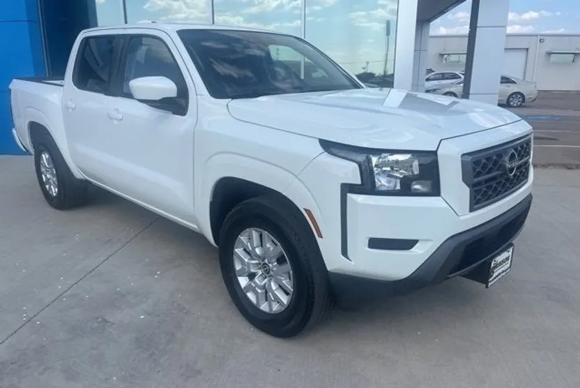 2022 Nissan Frontier SV photo 1
