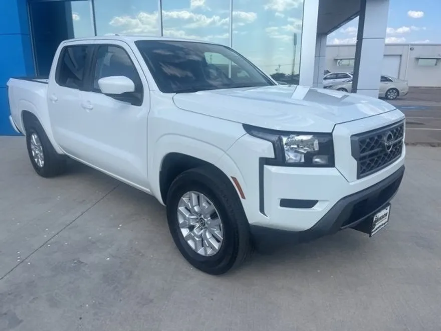 2022 Nissan Frontier SV photo 1