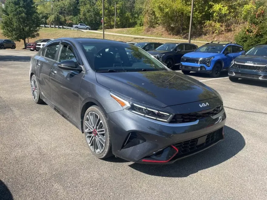 2023 Kia Forte GT photo 1