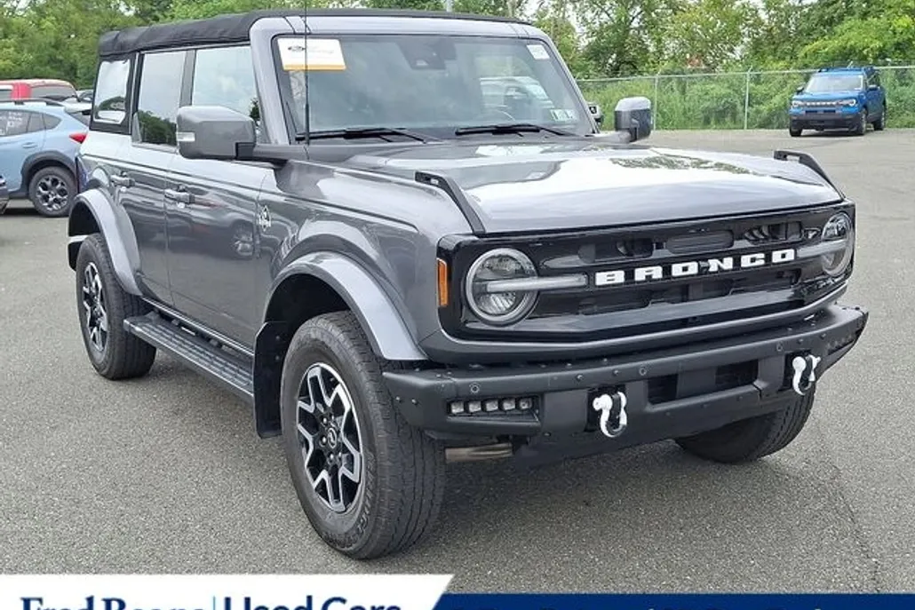 2022 Ford Bronco Outer Banks photo 1