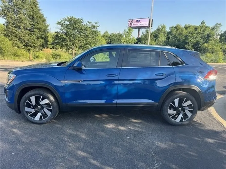 2025 Volkswagen Atlas Cross Sport SE Technology photo 1
